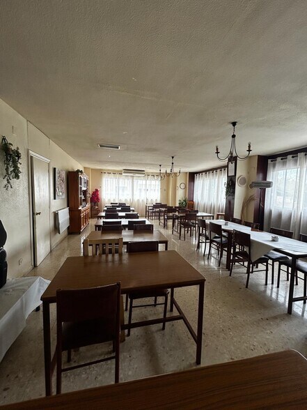 Retail in Córdoba for lease - Building Photo - Image 3 of 19