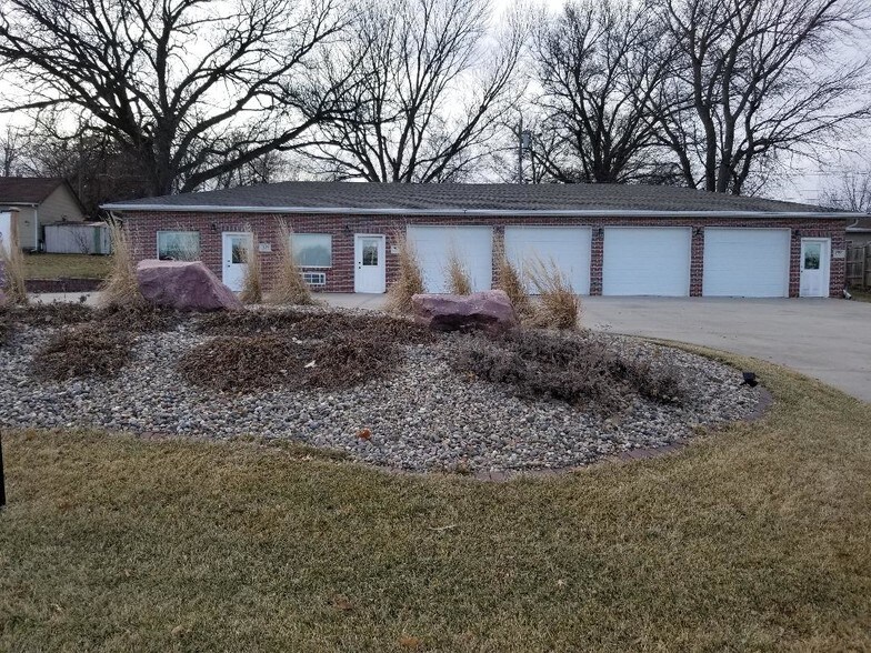 1337 N Chestnut St, Wahoo, NE 68066