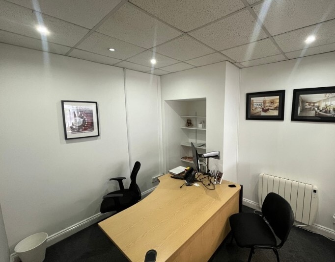 10-16 Kensington Ter, Gateshead for lease Interior Photo- Image 1 of 6