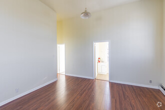 217 Main St, Ossining, NY for lease Interior Photo- Image 2 of 3