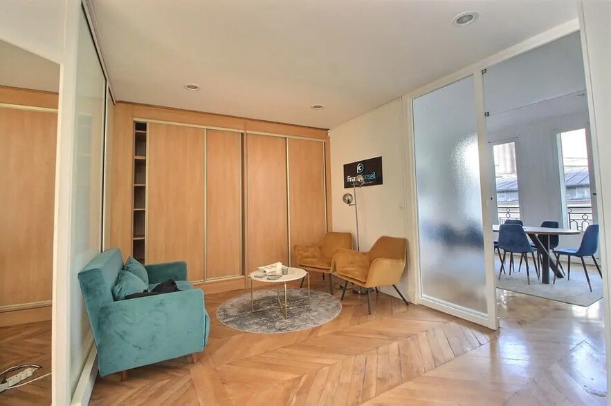 Office in Paris for lease - Interior Photo - Image 3 of 5