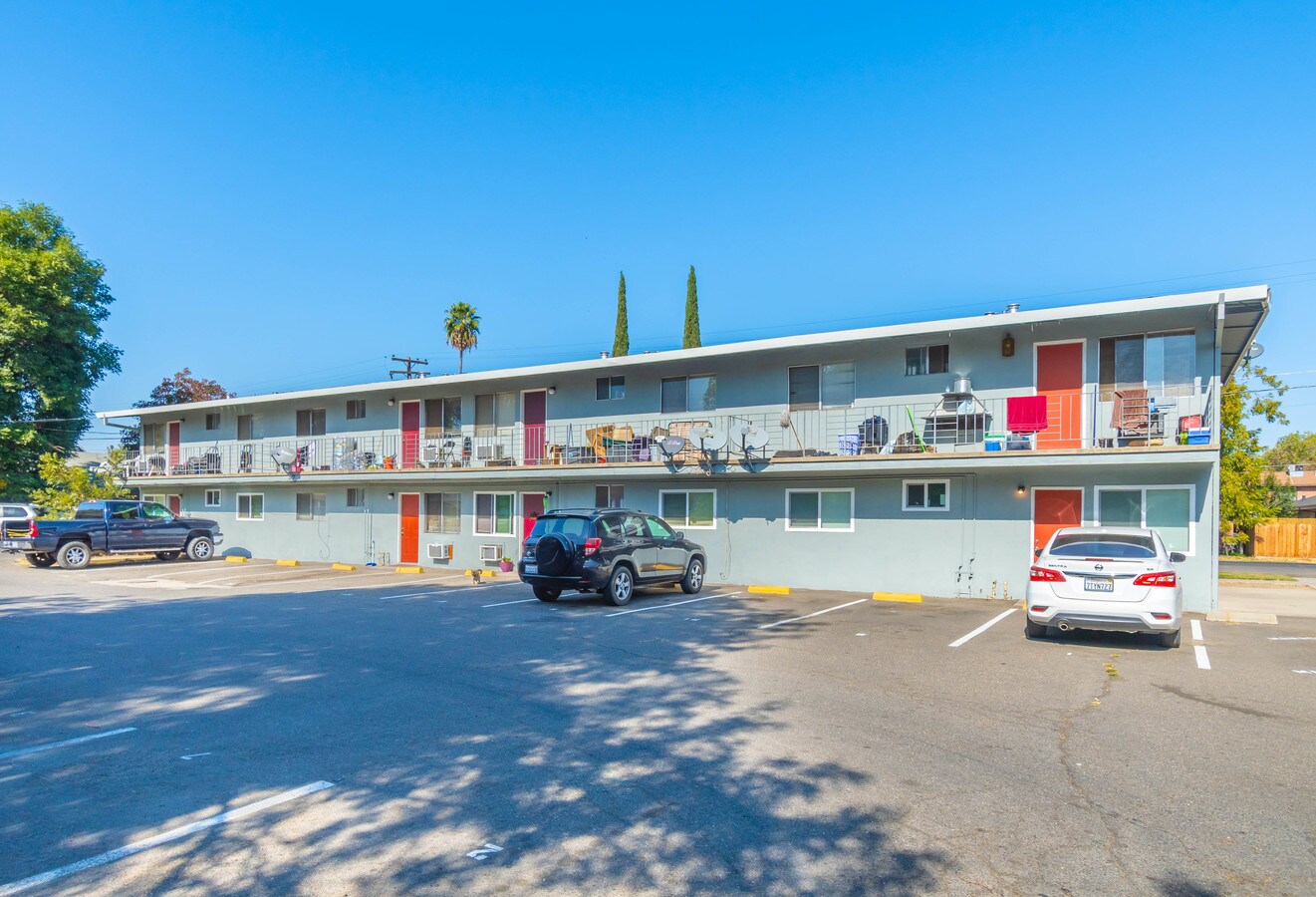 1235 Carver Rd, Modesto, CA 95350