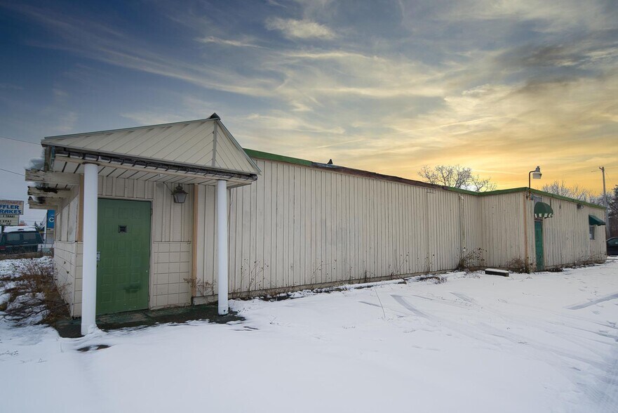 3613 Clio Rd, Flint, MI for sale - Building Photo - Image 1 of 1