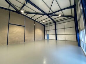 Broomloan Pl, Glasgow for lease Interior Photo- Image 2 of 5