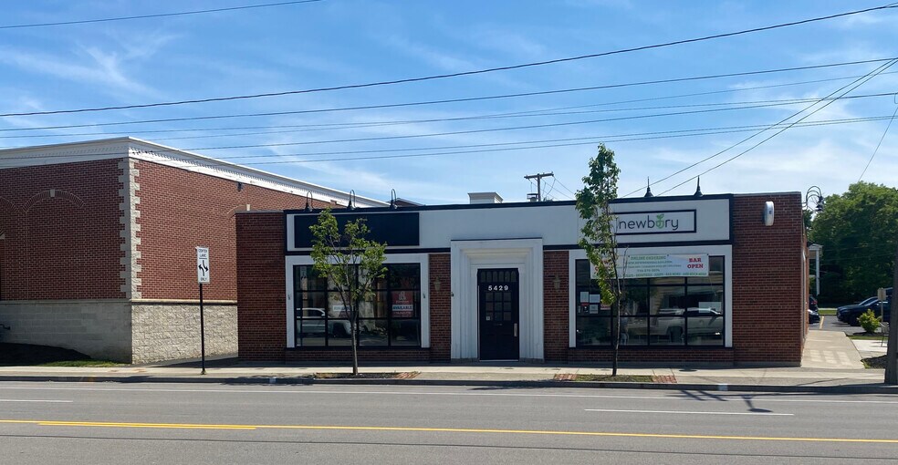5429 Main St, Buffalo, NY for sale - Building Photo - Image 1 of 1