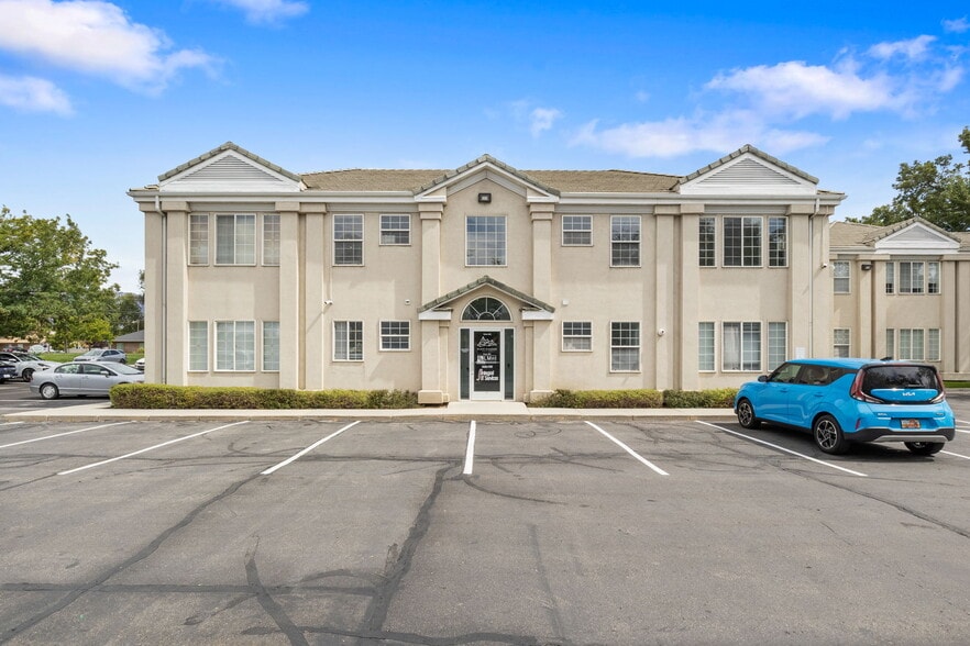 9672 S 700 E, Sandy, UT for lease - Building Photo - Image 1 of 21