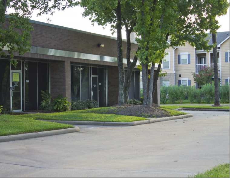 211-285 W Airtex Blvd, Houston, TX for sale - Building Photo - Image 3 of 11