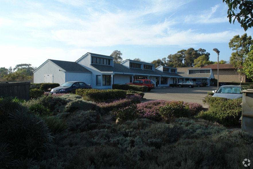 145 Santa Felicia Dr, Goleta, CA for sale - Primary Photo - Image 1 of 2