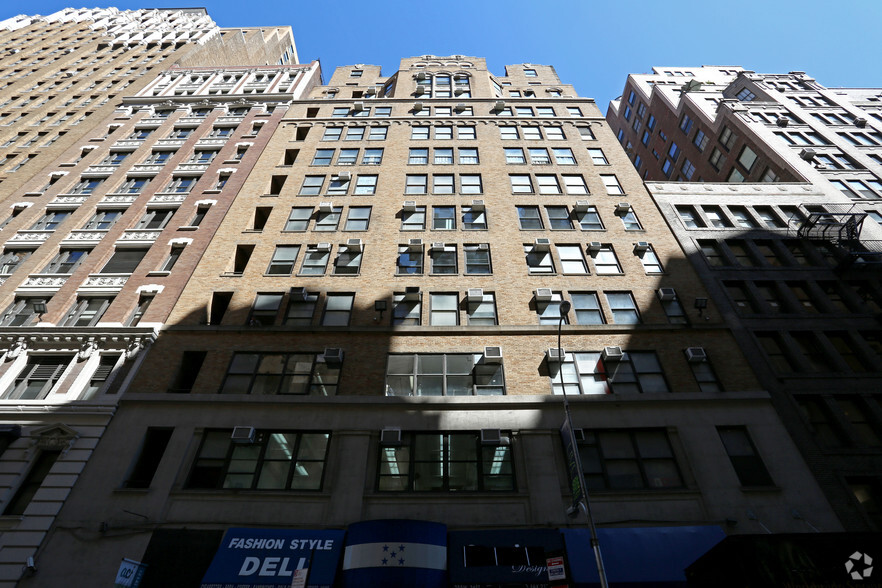 255 W 36th St, New York, NY for lease - Building Photo - Image 1 of 11