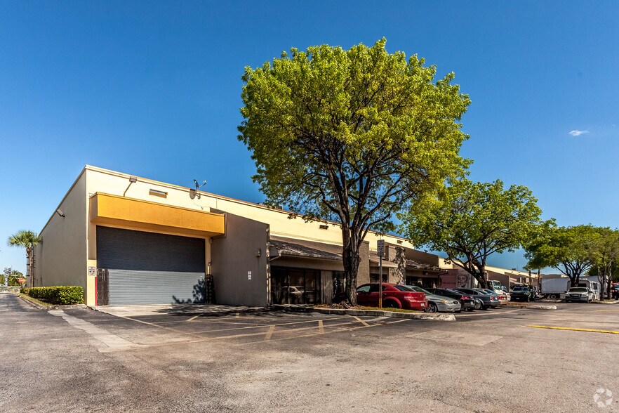 7801-7889 NW 15th St, Doral, FL for lease - Building Photo - Image 3 of 31