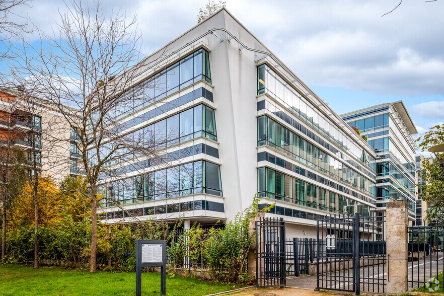 60 Avenue De L'Europe, Bois-Colombes for lease - Building Photo - Image 3 of 8