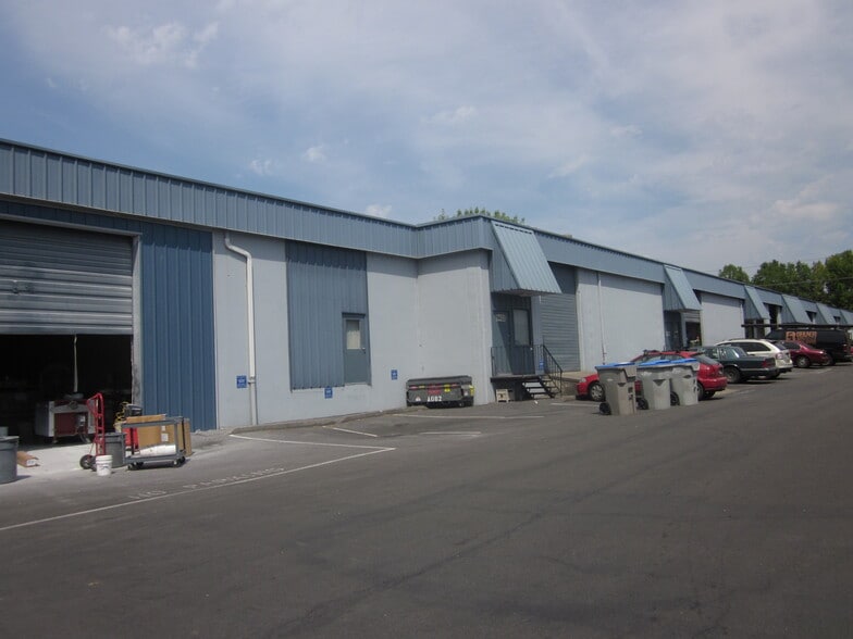 9380 SW Tigard St, Portland, OR for lease - Building Photo - Image 3 of 8