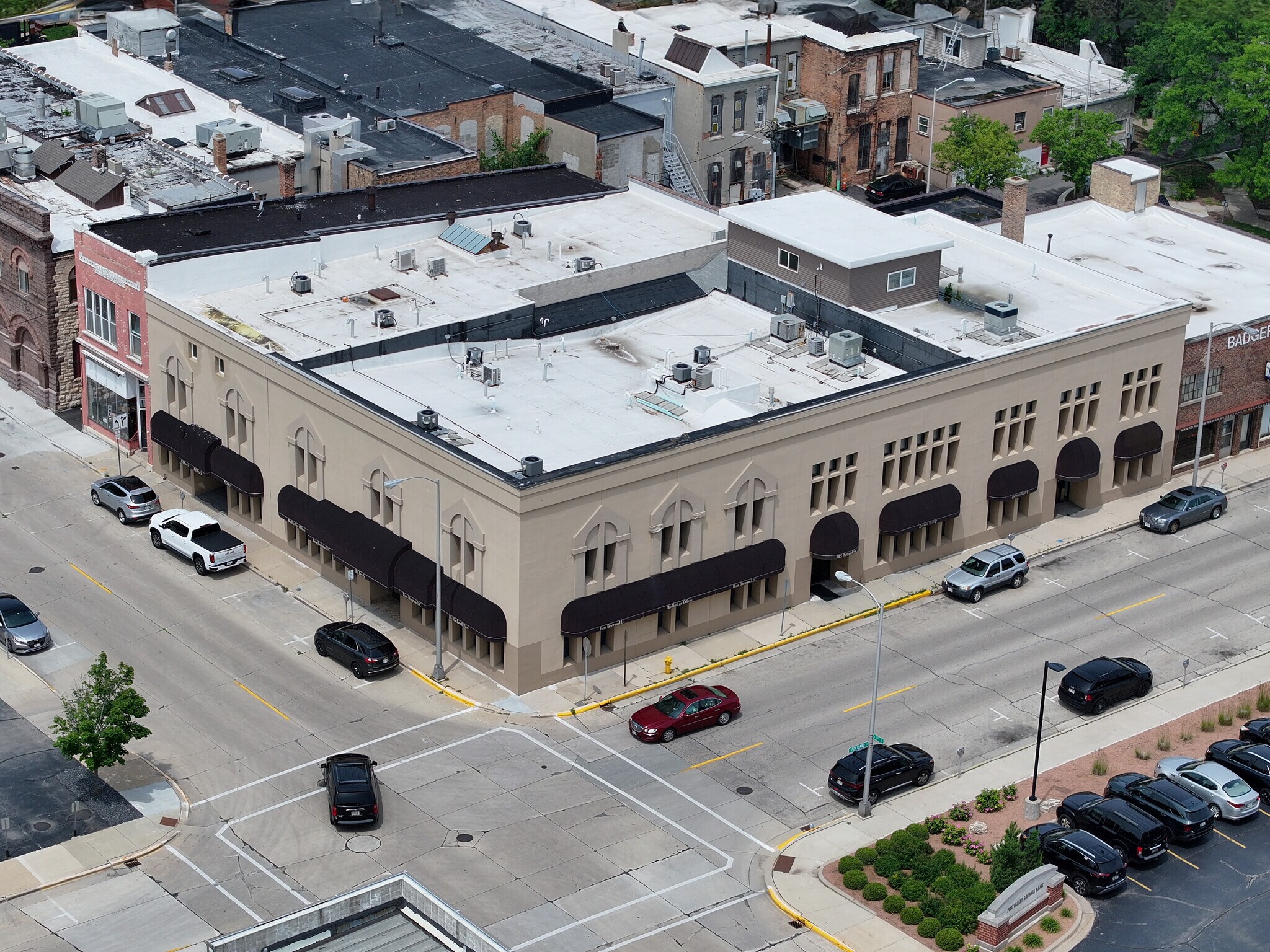15-19 E 1st St, Fond Du Lac, WI for lease Building Photo- Image 1 of 9