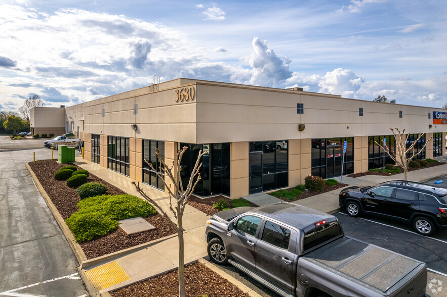 3680 Industrial Blvd, West Sacramento, CA for lease - Primary Photo - Image 1 of 4