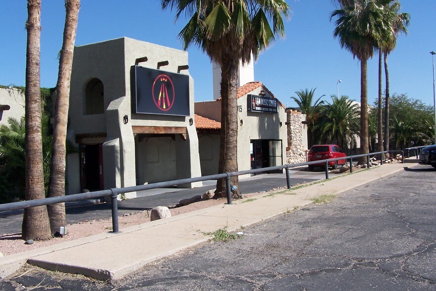 4915 E Speedway Blvd, Tucson, AZ, 85712 Freestanding Property For Sale