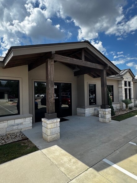 1625 Williams Dr, Georgetown, TX for lease - Building Photo - Image 2 of 4