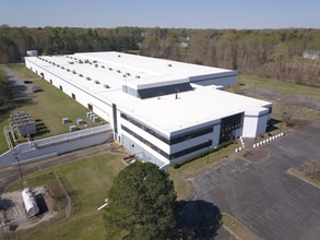 6900 Morris Estate Dr, Charlotte, NC for lease Building Photo- Image 2 of 4