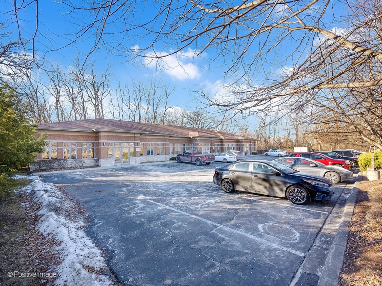 400 Knoll St, Wheaton, IL for sale - Building Photo - Image 3 of 11