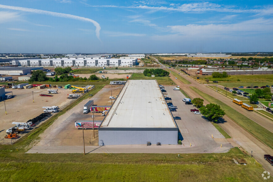 8900-8936 Oak Grove Rd, Fort Worth, TX for lease - Aerial - Image 3 of 3