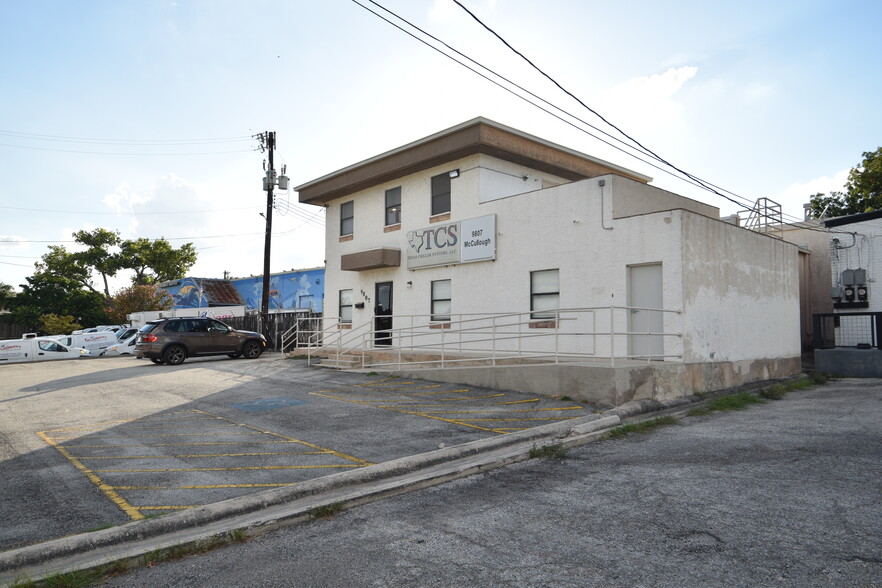 9807 McCullough Ave, San Antonio, TX for lease - Building Photo - Image 2 of 27