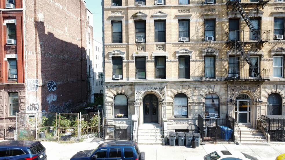 422 Saint Nicholas Ave, New York, NY for sale - Building Photo - Image 1 of 18