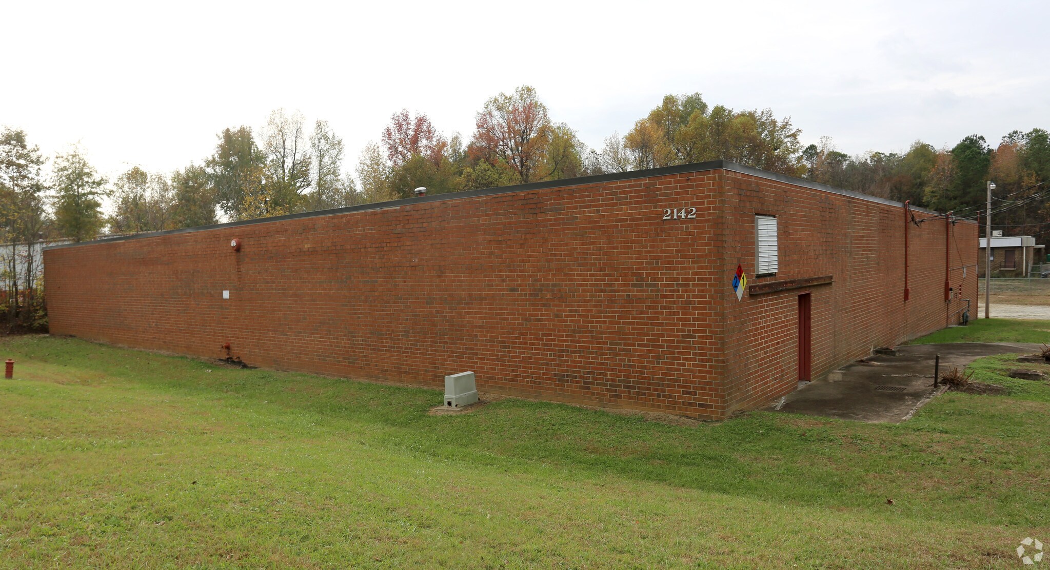 2142 Surrett Dr, High Point, NC for sale Primary Photo- Image 1 of 1