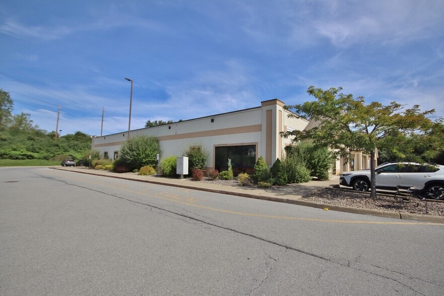 495 Schutt Rd, Middletown, NY for lease - Building Photo - Image 1 of 1