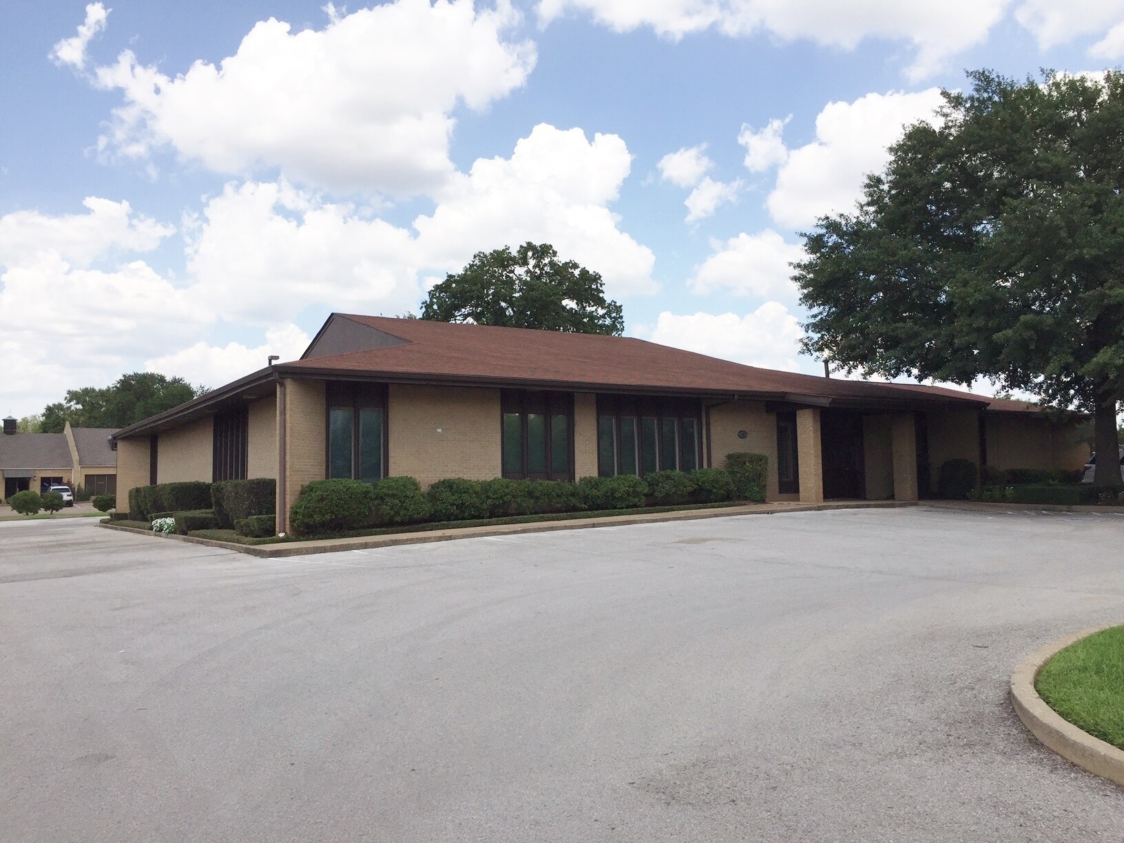 613 Shelley Park Plz, Tyler, TX for sale Primary Photo- Image 1 of 1