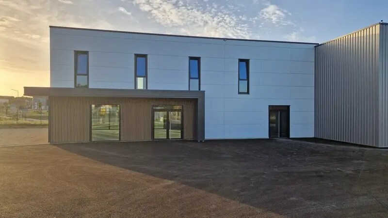 Office in Vaulx-Milieu for lease - Building Photo - Image 2 of 2