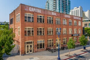 Schiefer Building - Bar