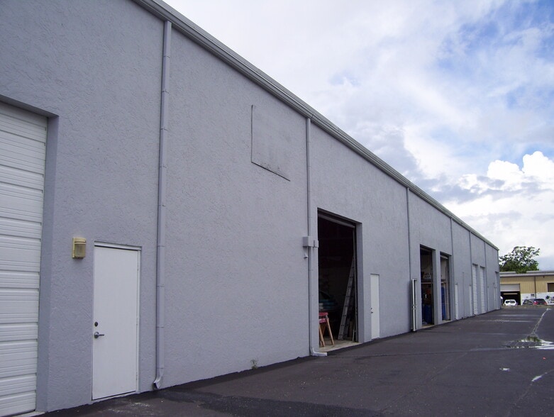 1270-1272 SW 34th St, Palm City, FL for lease - Building Photo - Image 3 of 6
