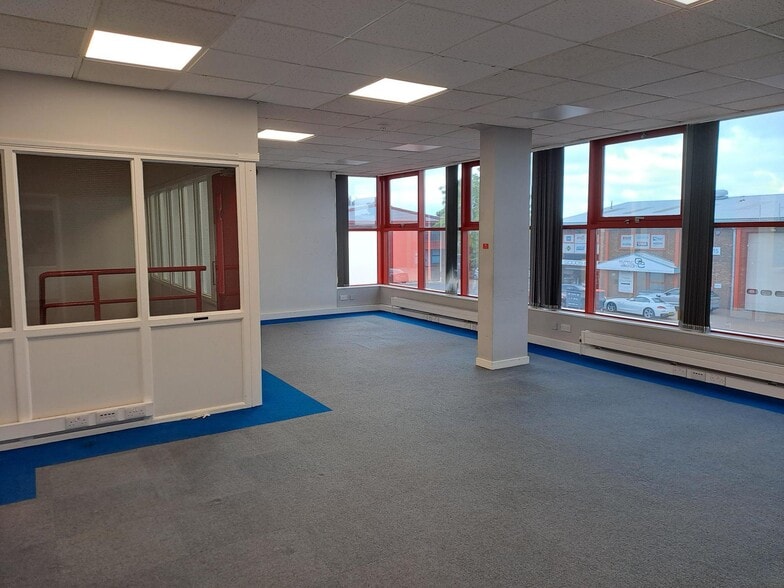 Amor Way, Letchworth Garden City for sale - Building Photo - Image 3 of 15