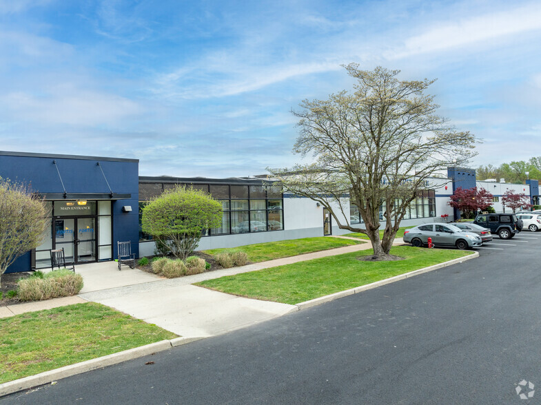 2572 Brunswick Pike, Lawrenceville, NJ for lease - Primary Photo - Image 1 of 6