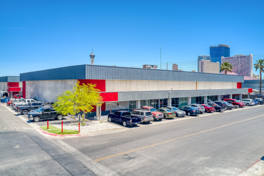 2901 S Highland Dr, Las Vegas, NV for lease - Building Photo - Image 1 of 7