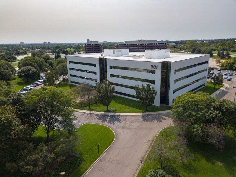 901 Tower Dr, Troy, MI for lease - Building Photo - Image 1 of 2