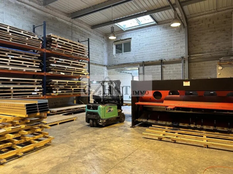 Industrial in Le Pin for sale - Interior Photo - Image 1 of 10
