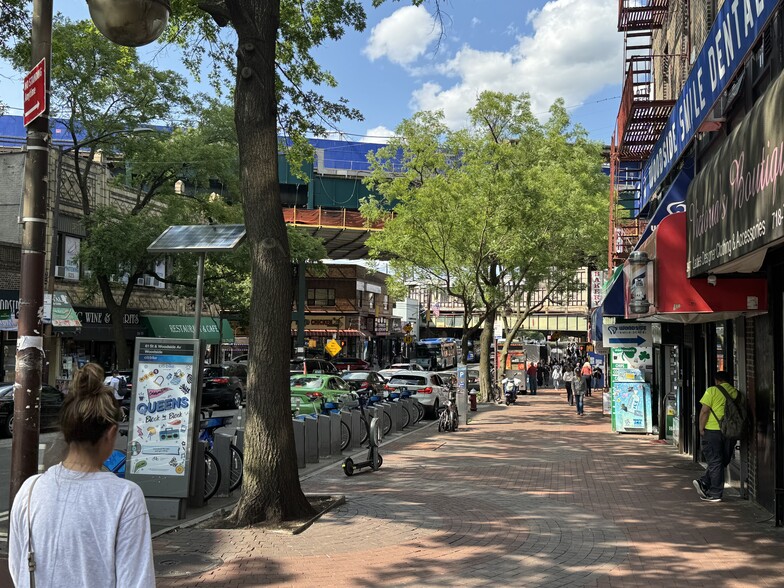 60-26 Woodside Ave, Flushing, NY for lease - Building Photo - Image 2 of 4