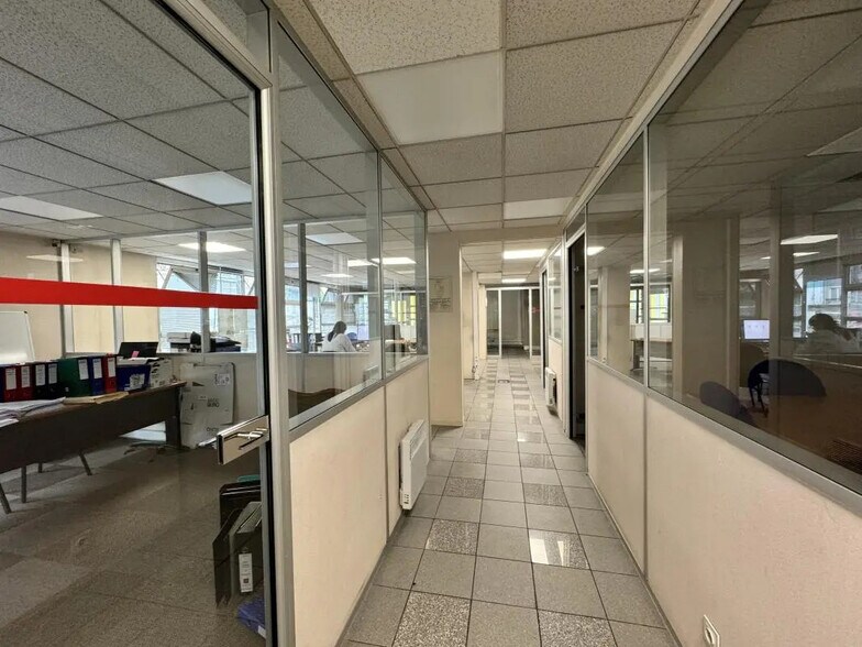 Office in Ivry-sur-Seine for sale - Interior Photo - Image 3 of 13