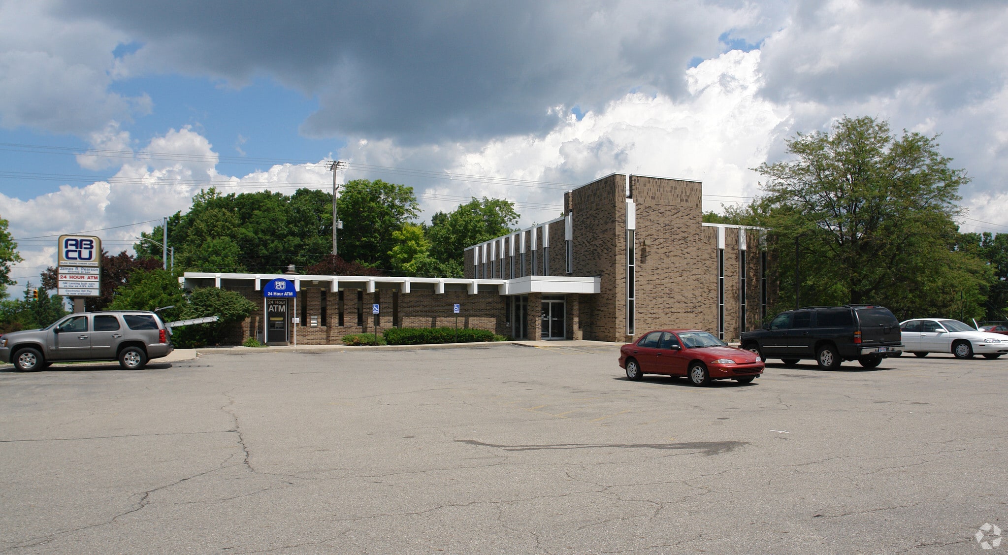 111 S Waverly Rd, Lansing, MI for sale Primary Photo- Image 1 of 20