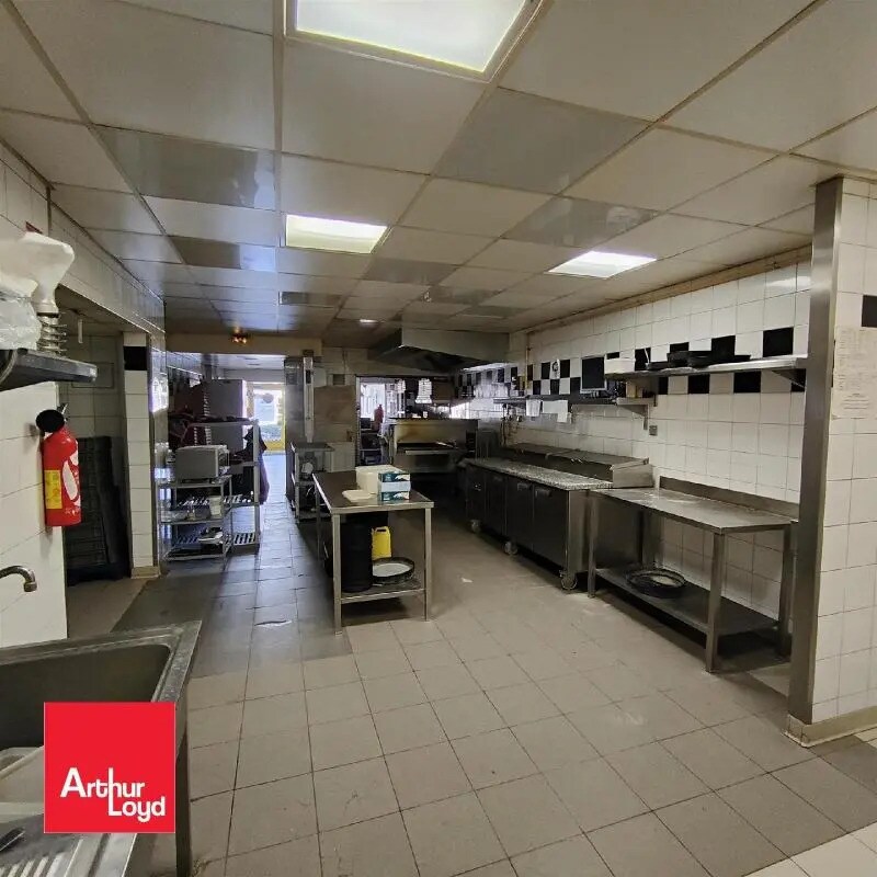 Retail in Luisant for sale Interior Photo- Image 1 of 4