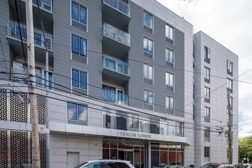 31-57 Vernon Blvd, Long Island, Long Island City, NY for lease - Building Photo - Image 3 of 4