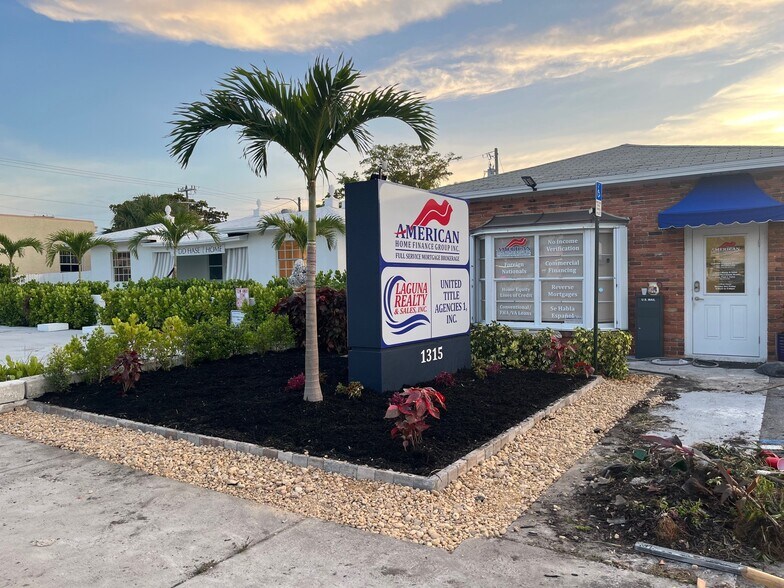 1315 N Dixie Hwy, Lake Worth, FL for sale - Building Photo - Image 1 of 24
