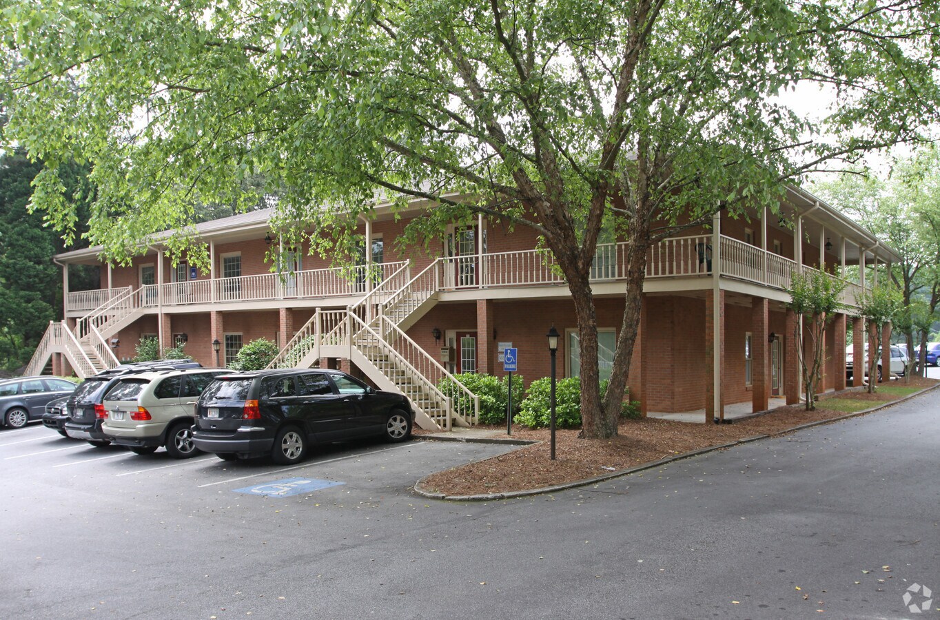 912 Killian Hill Rd SW, Lilburn, GA 30047