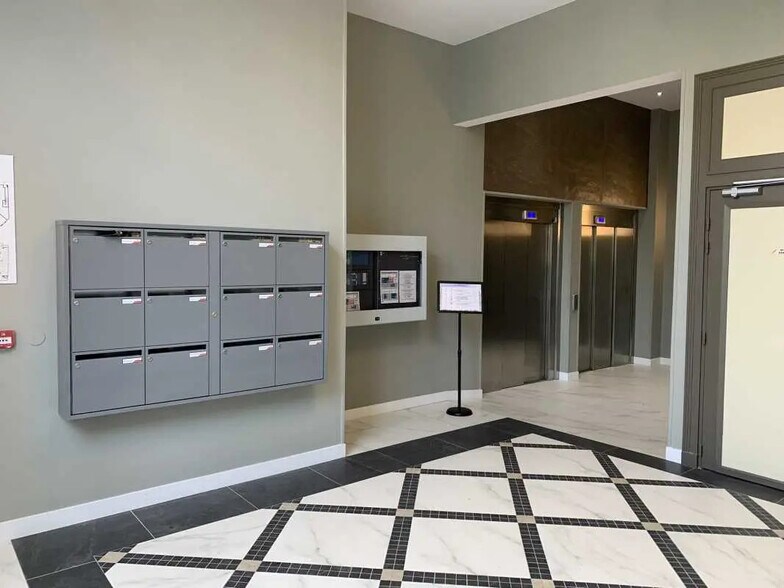 Office in Chessy for sale - Building Photo - Image 2 of 7