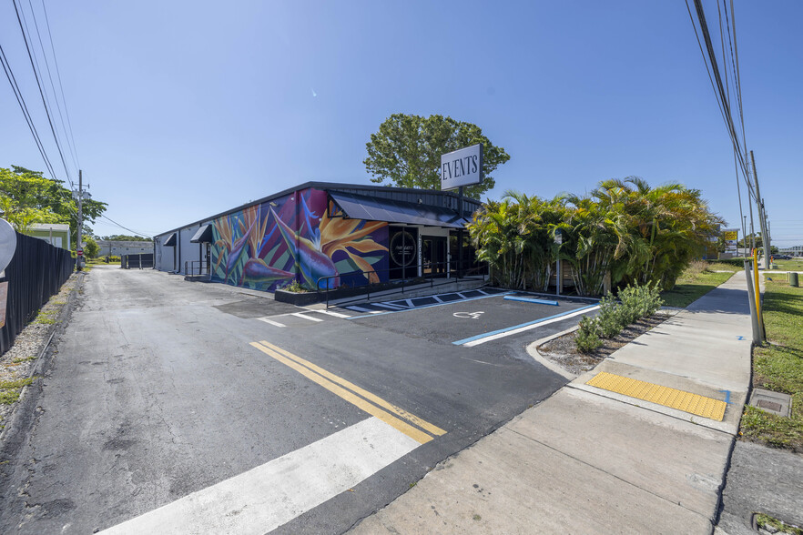 4703 Park St N, Saint Petersburg, FL for lease - Building Photo - Image 2 of 29