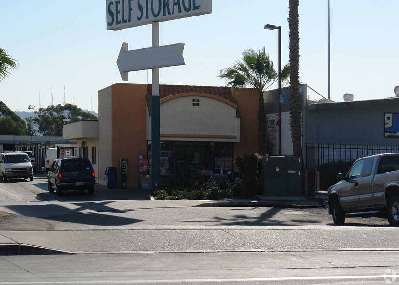 644 E San Ysidro Blvd, San Ysidro, CA for lease - Building Photo - Image 3 of 3