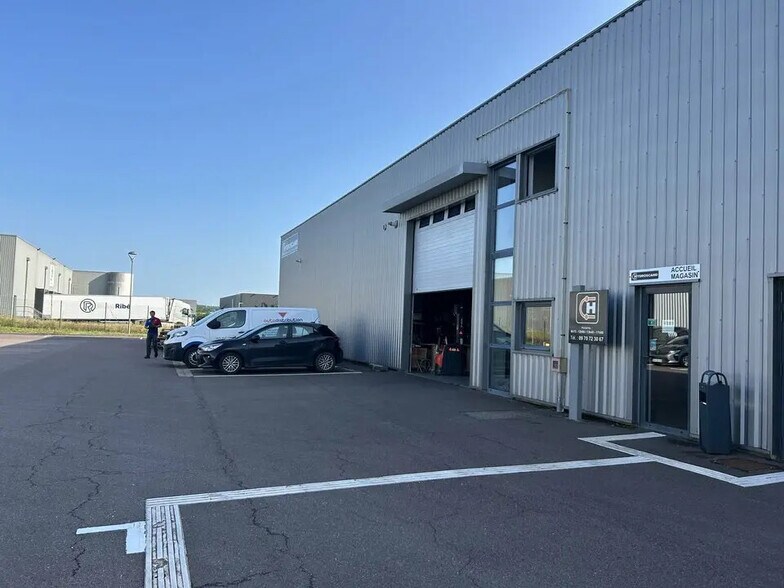 Flex in Norroy-le-Veneur for lease - Building Photo - Image 2 of 11