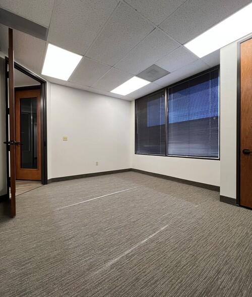 6350 LBJ Fwy, Dallas, TX for lease - Interior Photo - Image 3 of 8