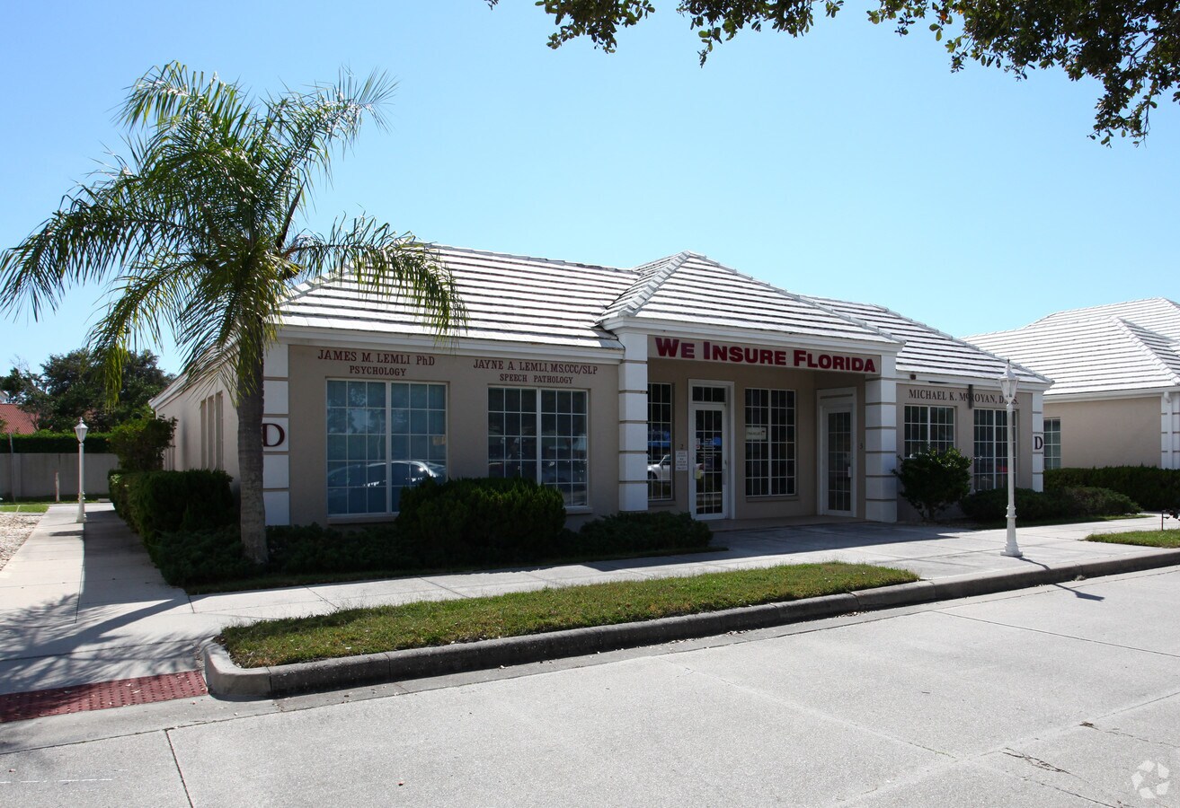 3900 Clark Rd, Sarasota, FL 34233