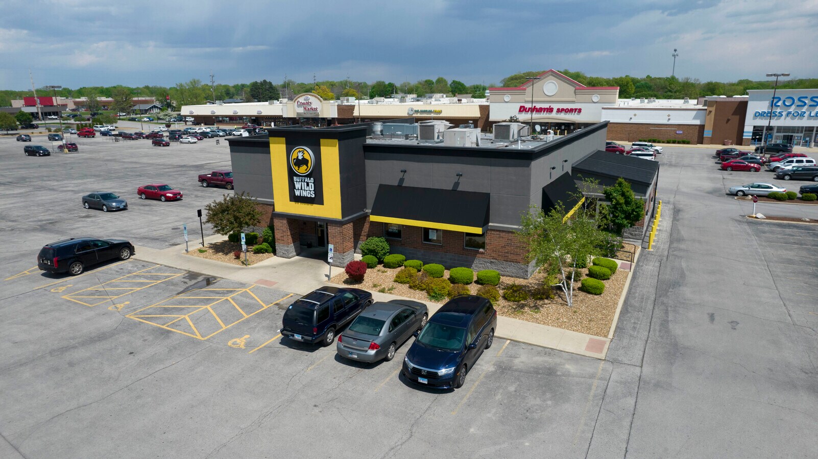 3101 N Vermilion St, Danville, IL 61832 Buffalo Wild Wings